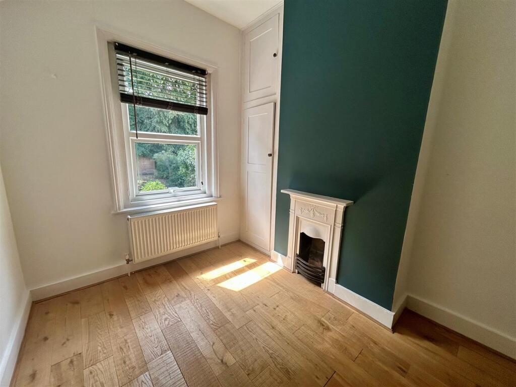 26 Union Street bedroom 3.jpg