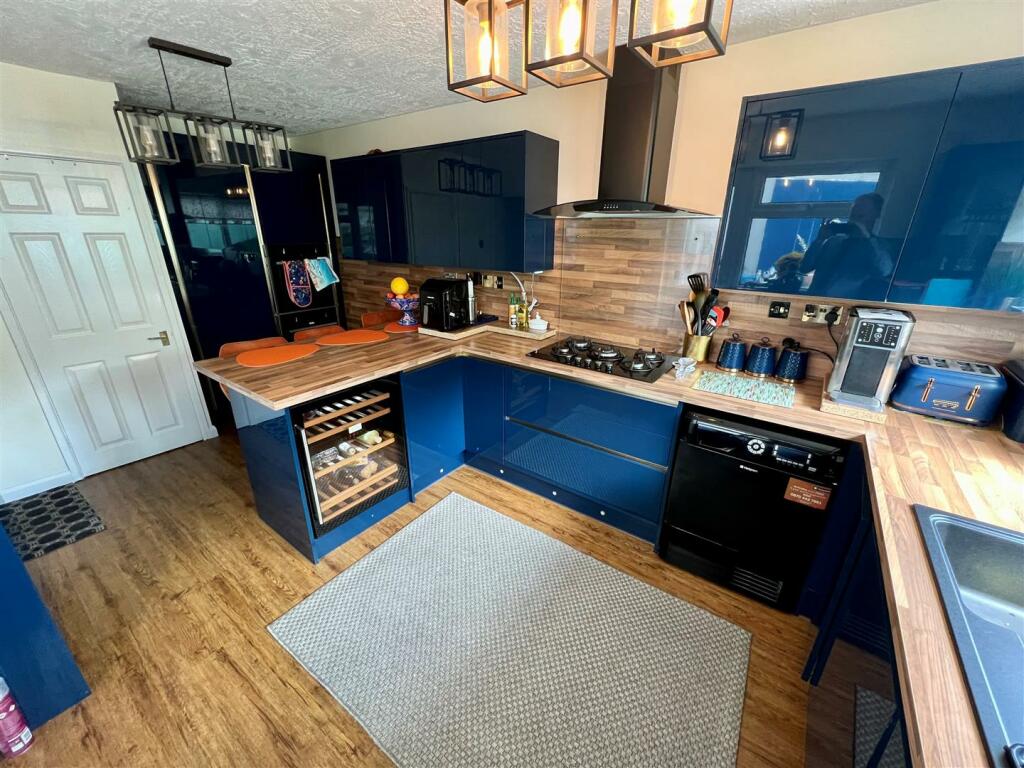 HGR161 Kitchen2.jpg