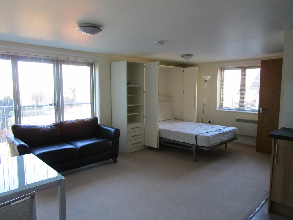 Open plan living (2)