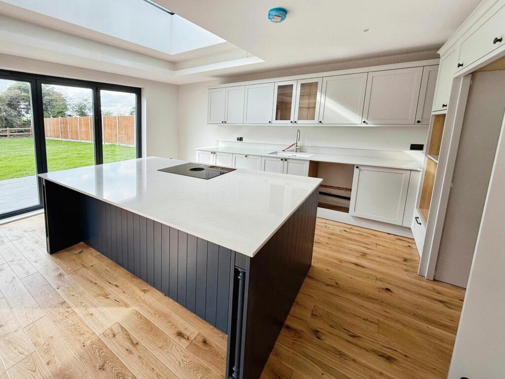 Kitchen/ Dining Room