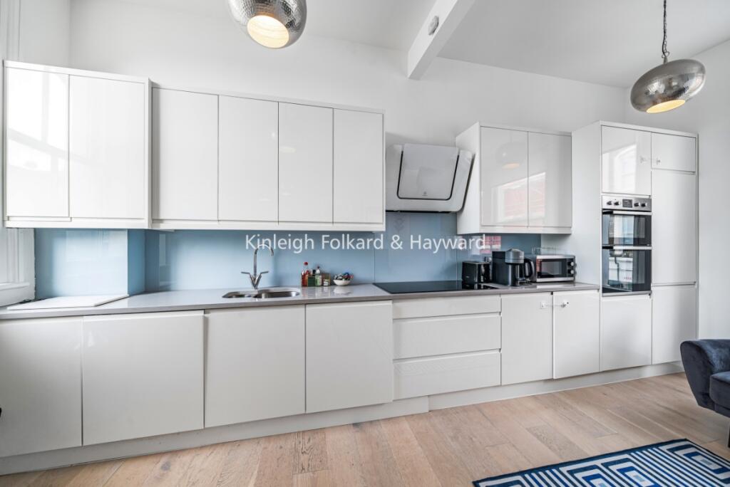 d00aba2f-f9e2-4e4a-a