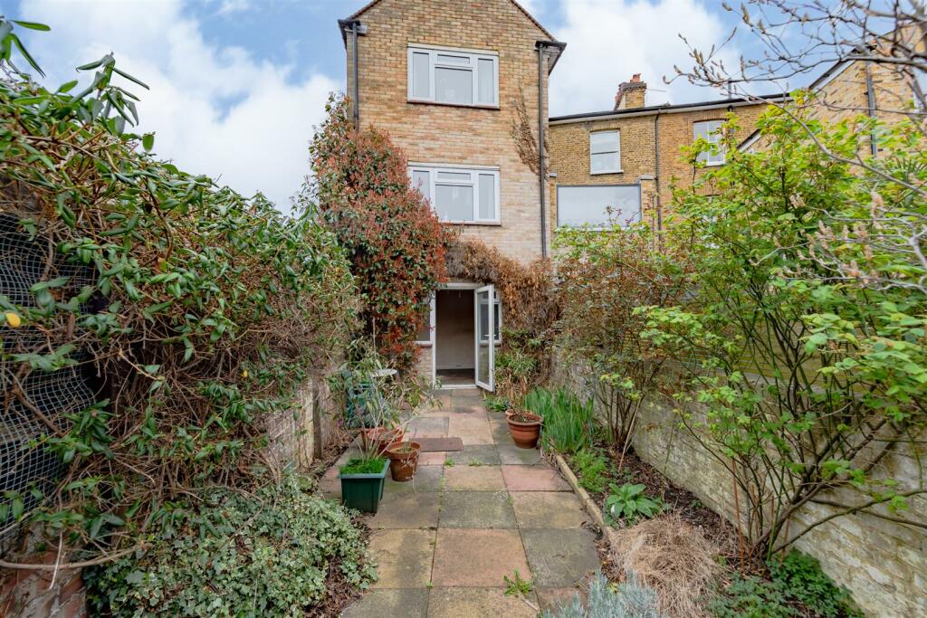 Flat2_MerthyrTerrace_SW138DL (17).jpg