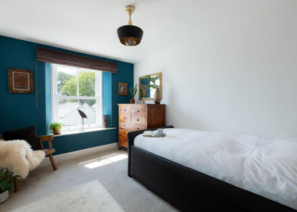 6825fe2ae48eb_Hill View-6