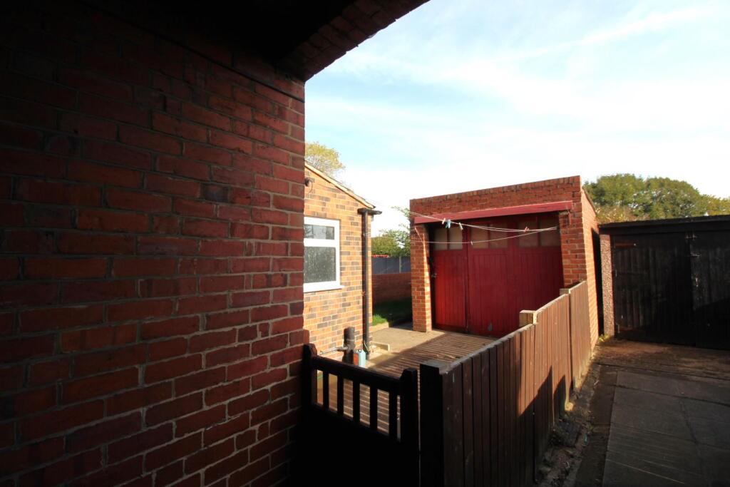 Garage alley.JPG