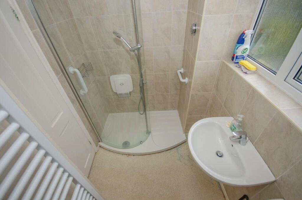 Shower room.jpg
