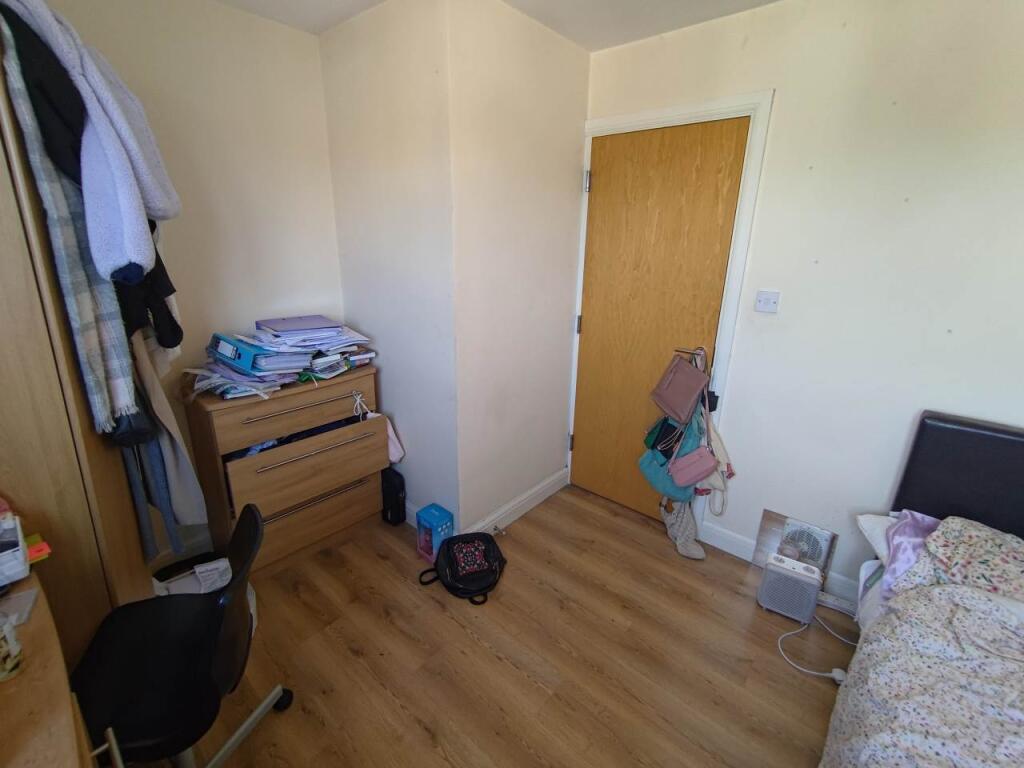 Top floor rear bedro