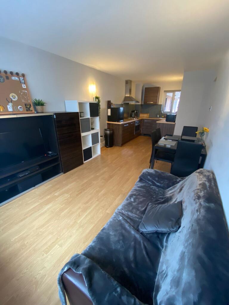 4 Lounge