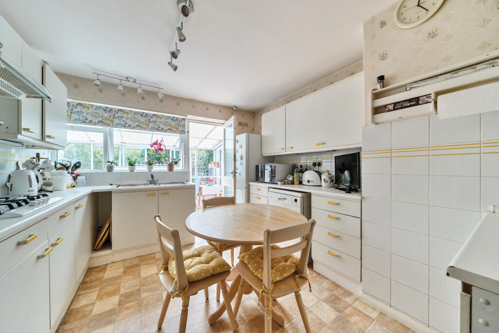 1316691-10-685d3a...