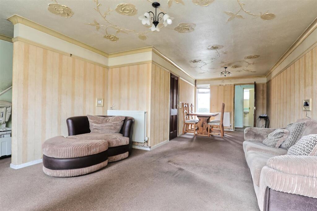 lounge2.jpg
