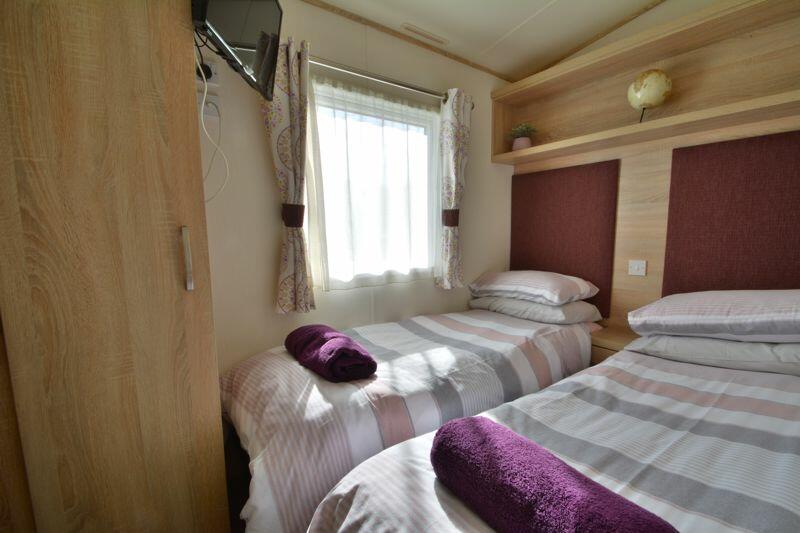 Twin bedroom