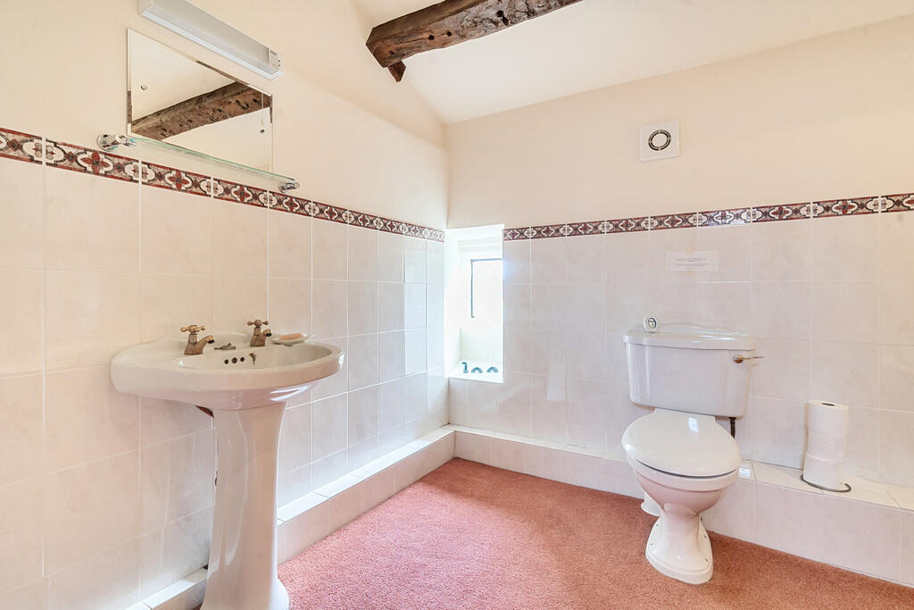 Second Floor Bath...