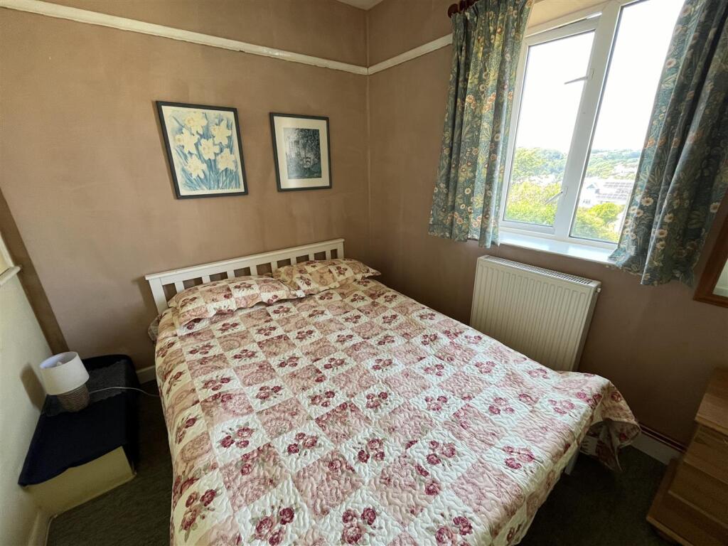 bed 2.JPG