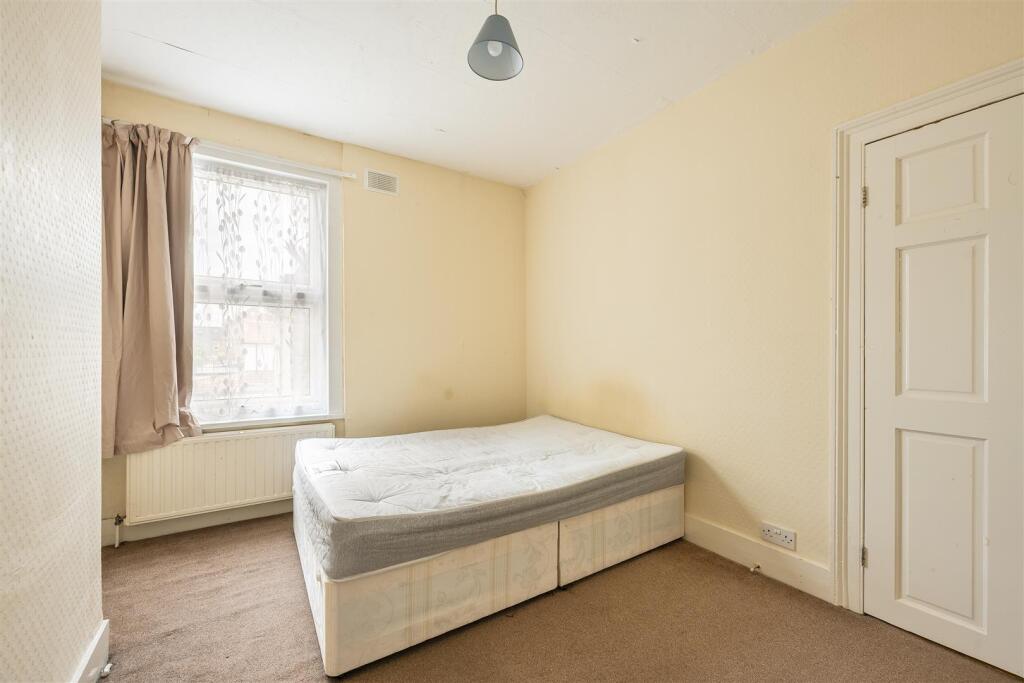 Green Street E7