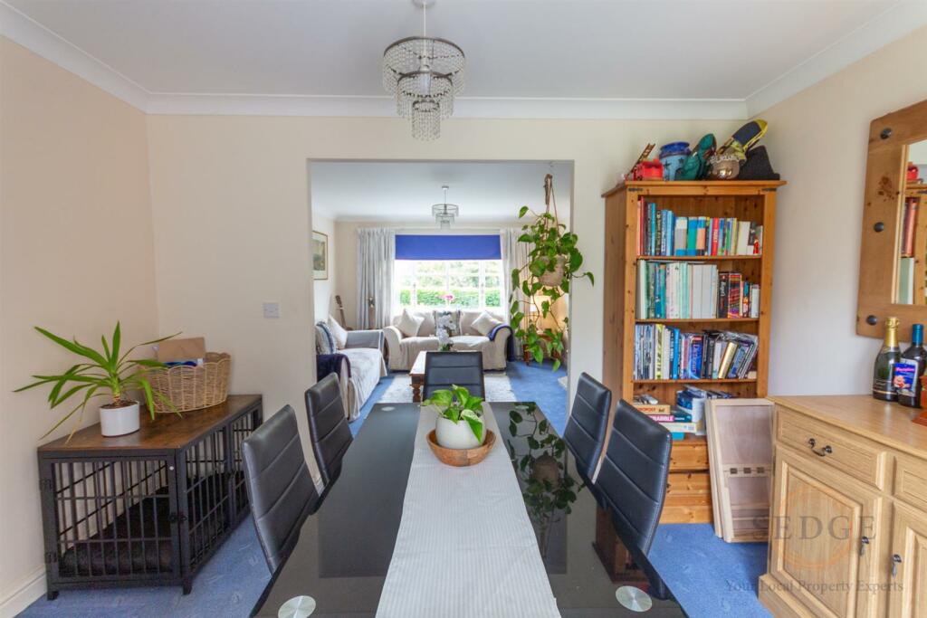 15 st james way -03.jpg
