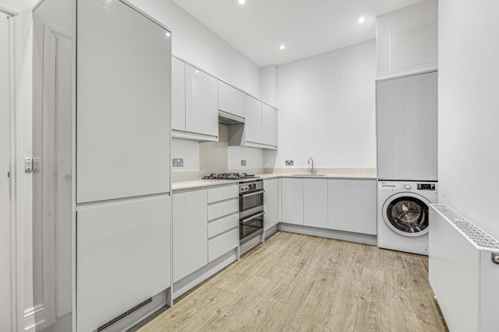 Daniel_Watney129a_Putney_High_Street6.JPG