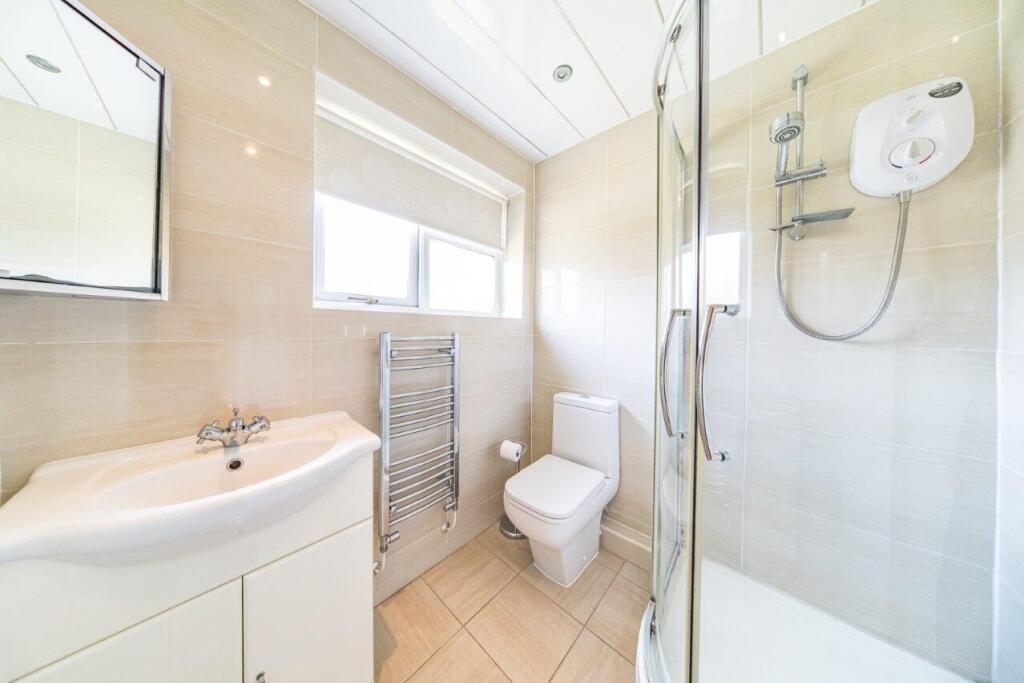 38 Egerton Road shower room.jpg