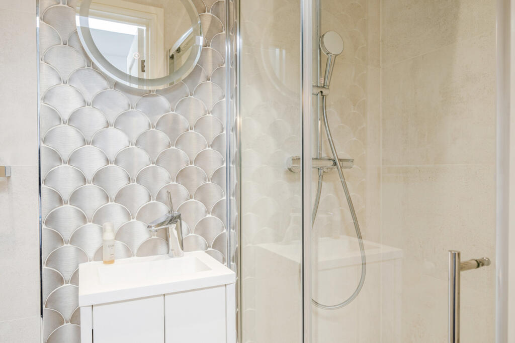 1350226-12-68c30f...