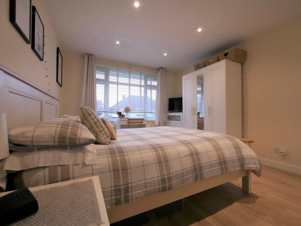 BEDROOM1 2