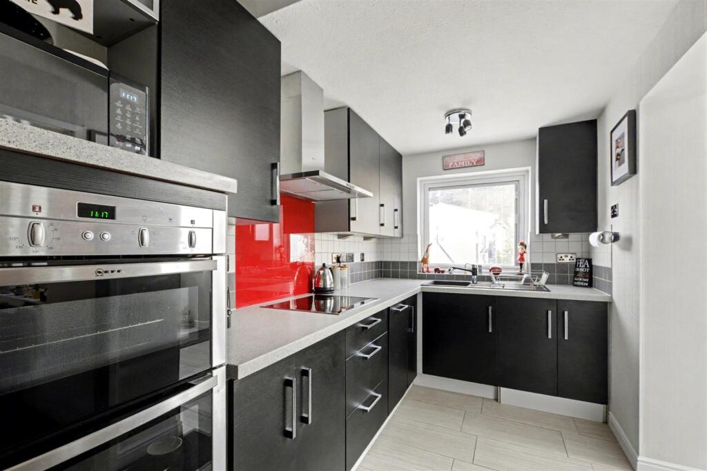 Kitchen_2.jpeg