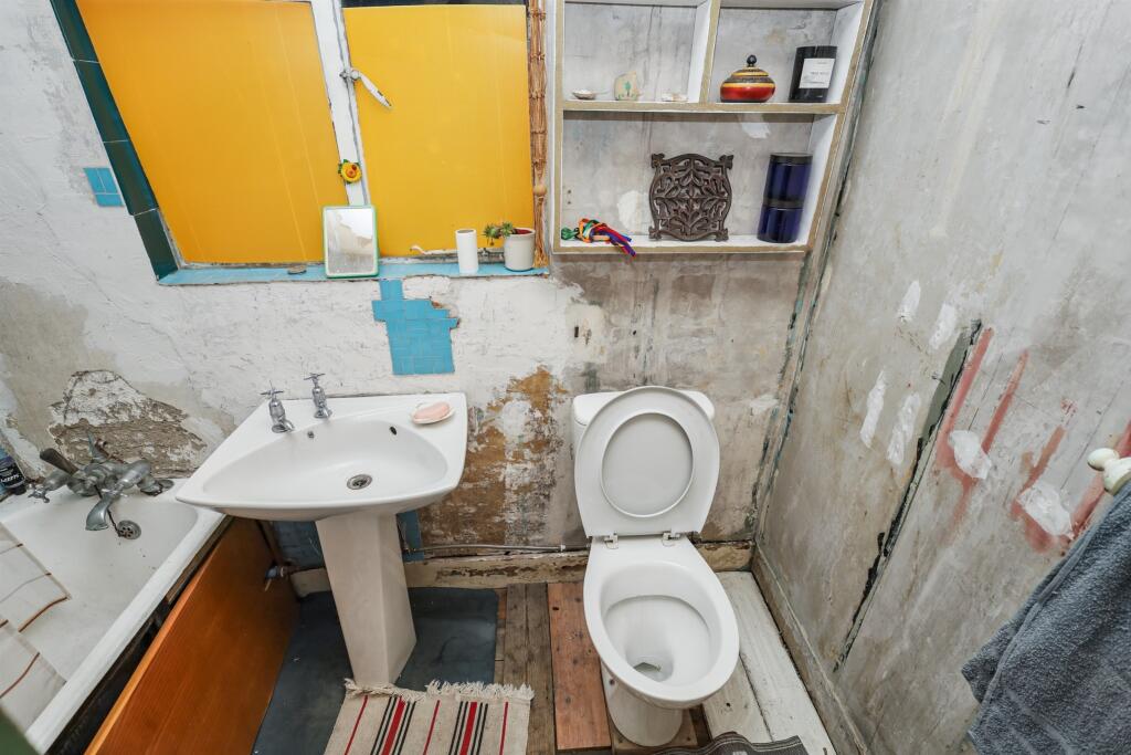 27 Colne Road, Clapton, London, E5 0HR