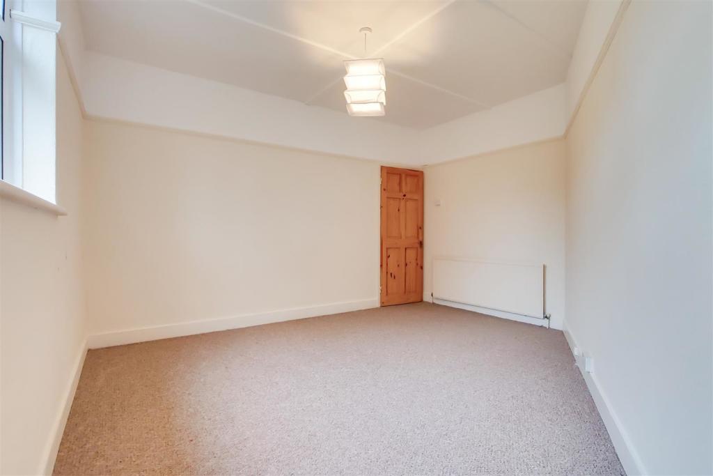 7_Master Bedroom-0.jpg