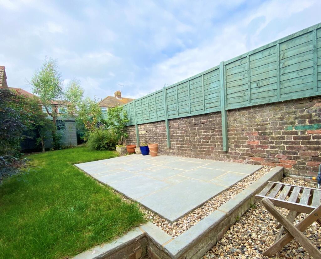 Beckett garden patio