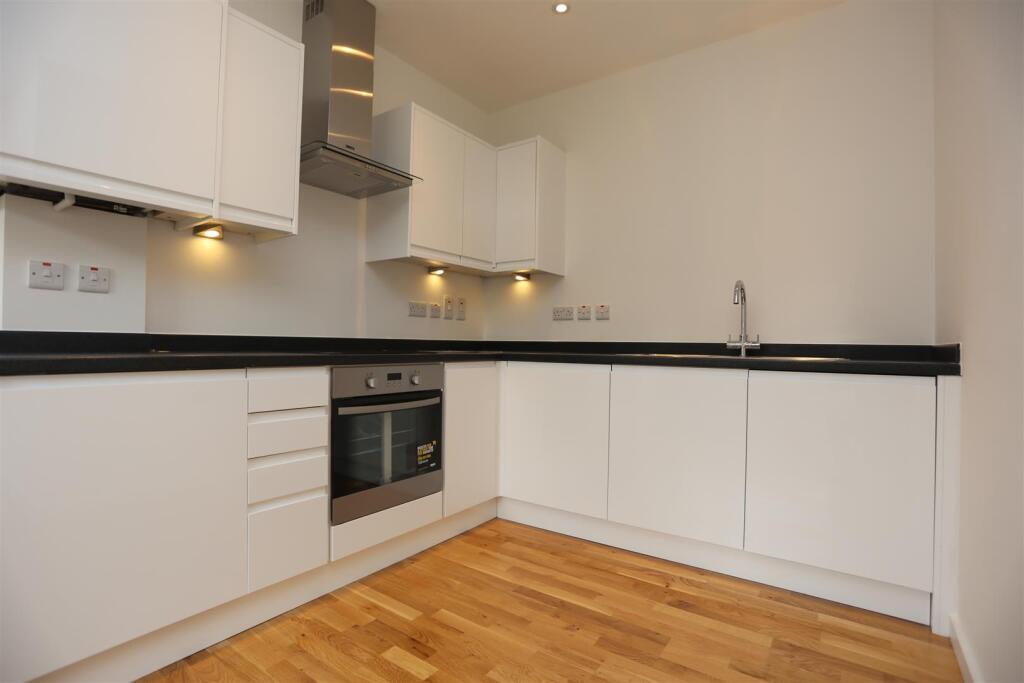 5 Martello Lofts Kitchen (1).JPG