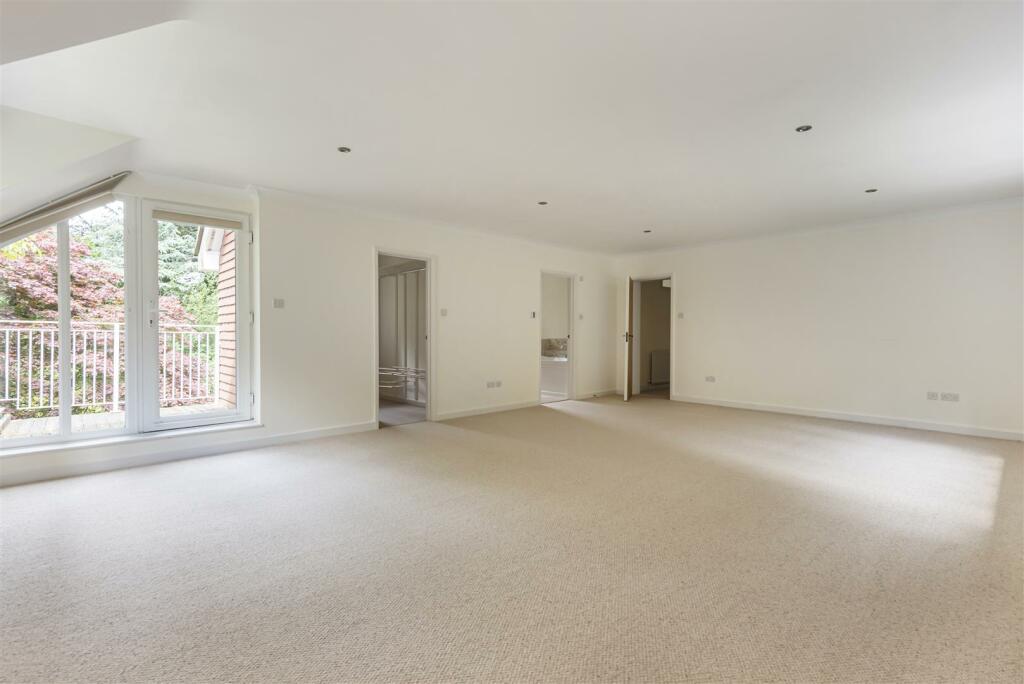 Main bedroom .jpg