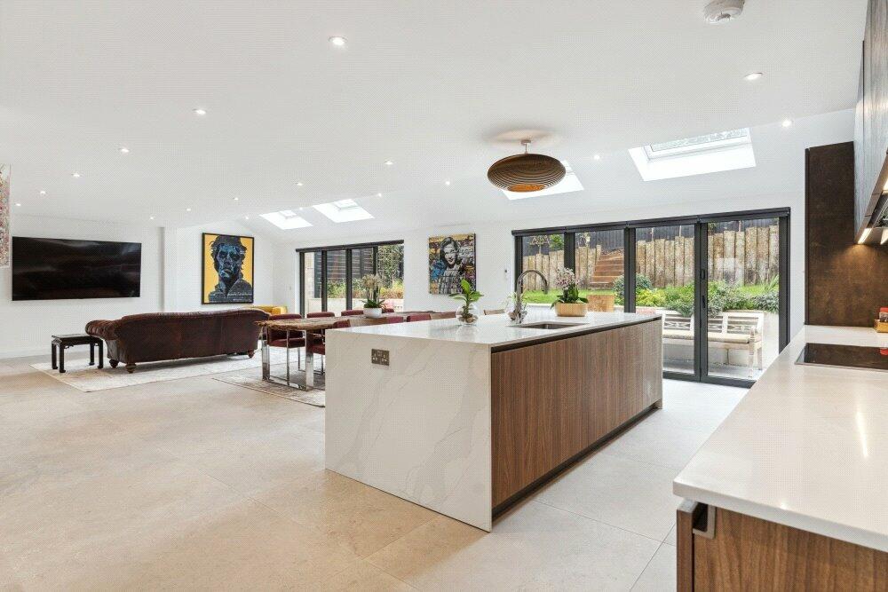 Lounge/Kitchen