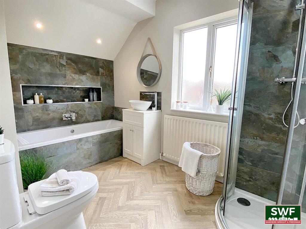 Bathroom2.jpg