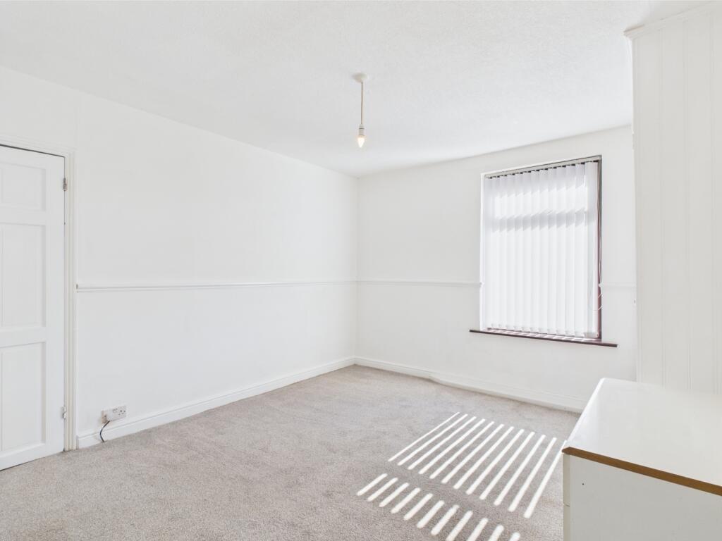 CAM04634G0-PR0039-STILL016