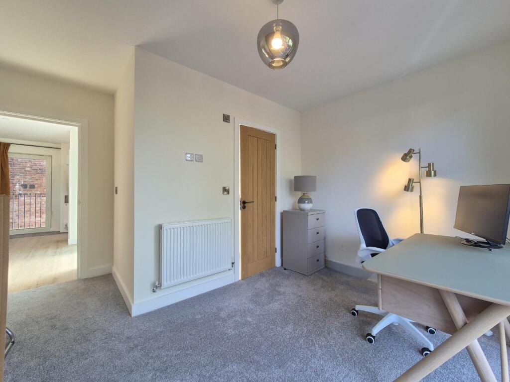 Bedroom 2 / Office