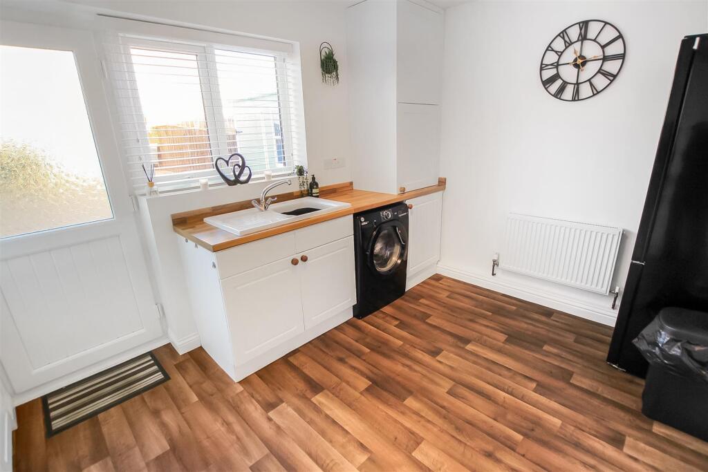 Kitchen (2).jpg