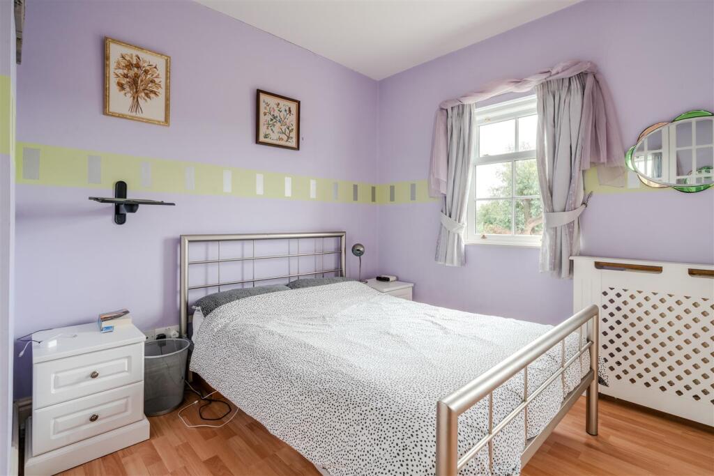 Bedroom1-3.jpg