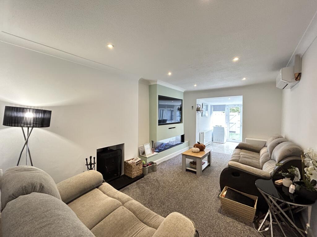 Lounge 1