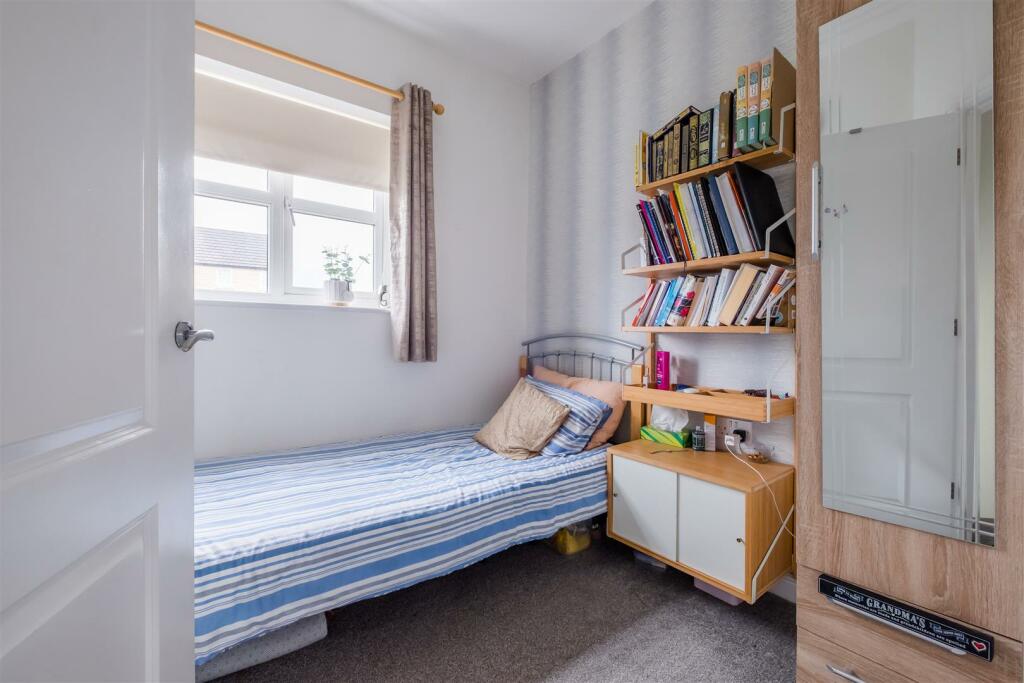 bed 4.jpg