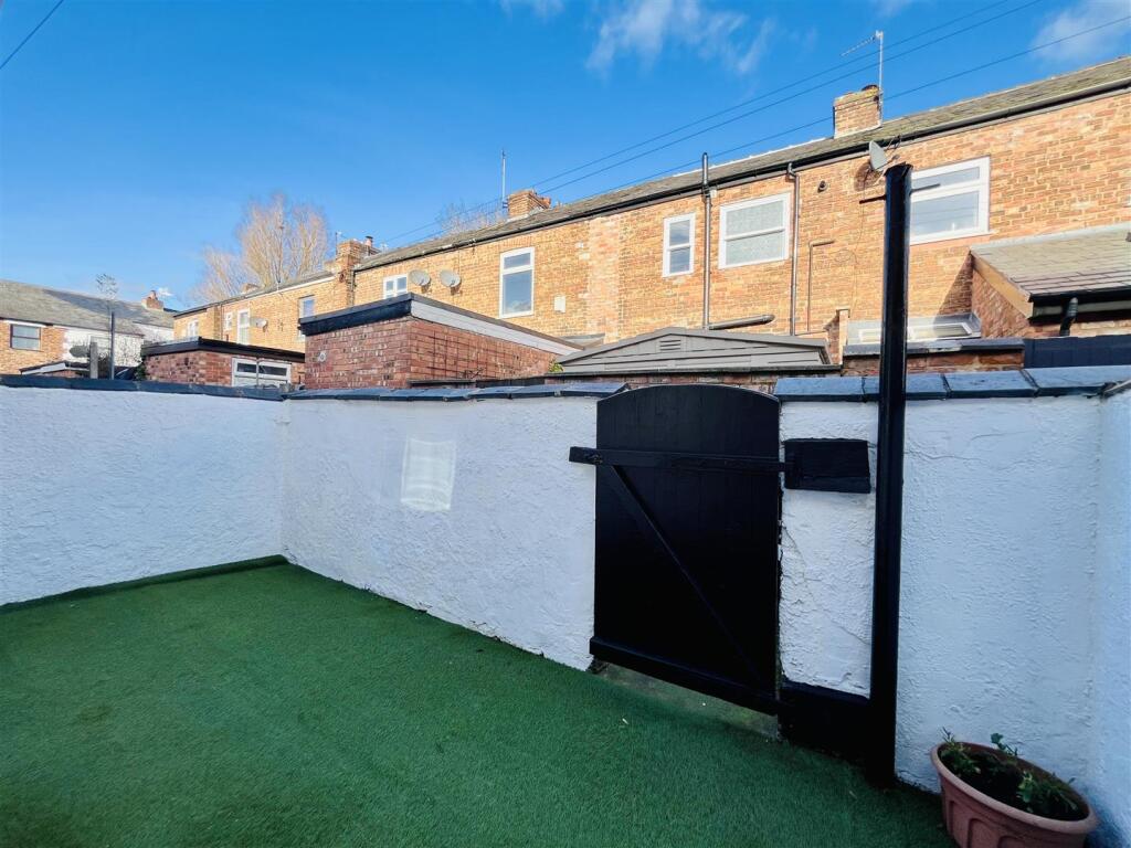 Courtyard Garden Aspect 2