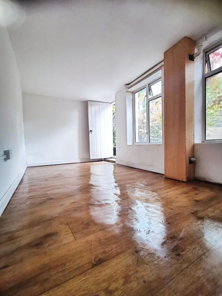 Cellar, Vendors own photo