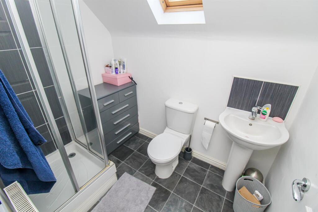 EN SUITE SHOWER ROOM/W.C.