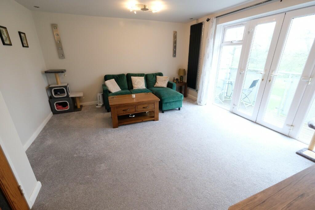 SITTING/DINING ROOM