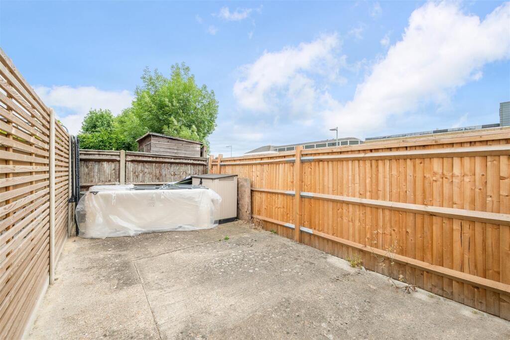 ALEXANDRA ROAD (2).jpg