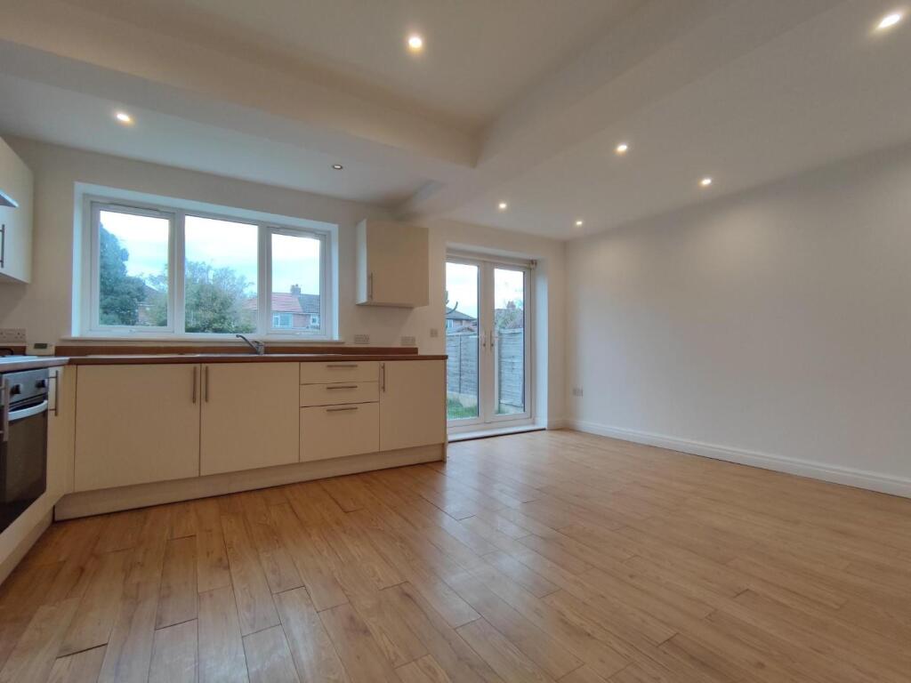 Dining Kitchen Aspect 2