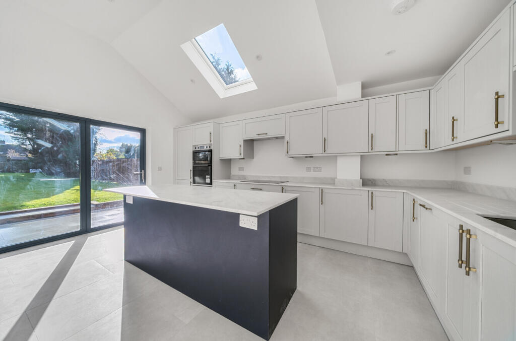 1383992-18-6925b6...