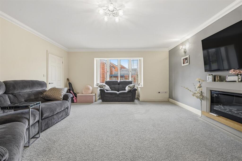 Bridgend Road, Bryncae, Llanharan, Pontyclun