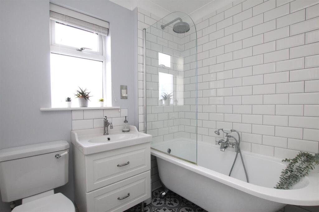 Bathroom.JPG