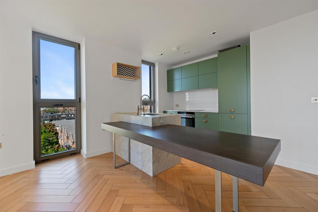 RCLR- 704 lessing building- kitchen 6 (1).jpg