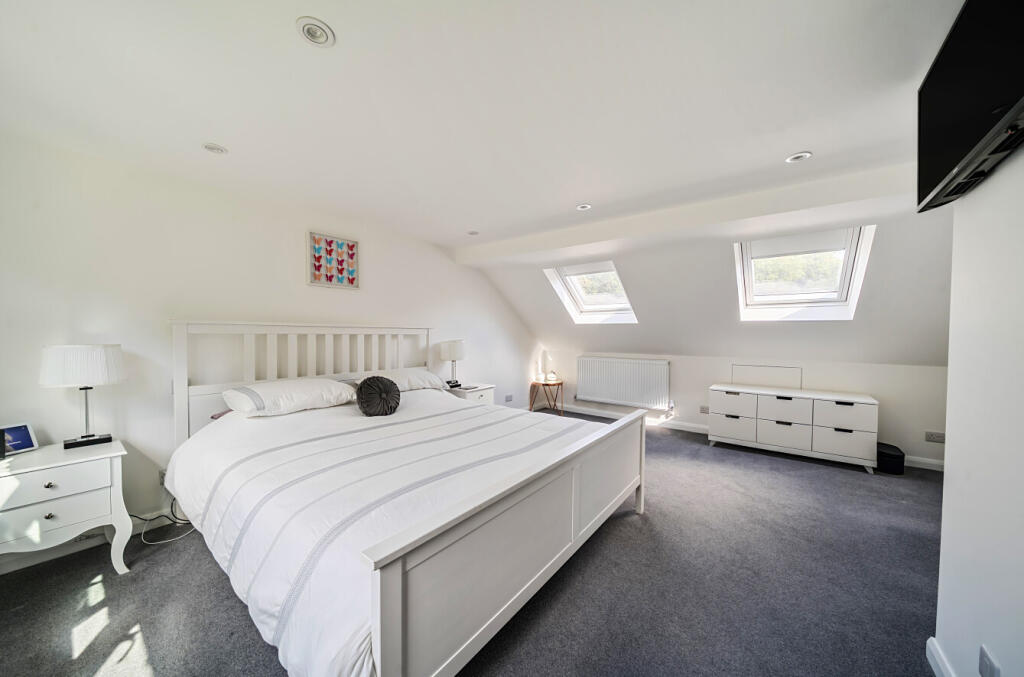 1344696-20-68bad1...