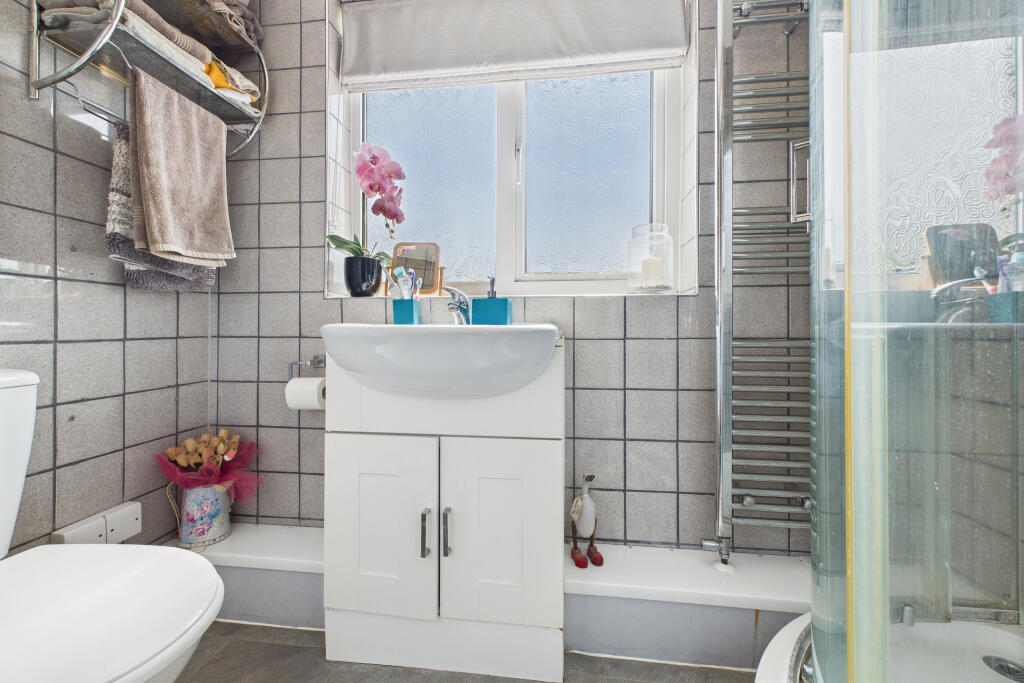 CAM05454G0-PR0013-STILL012