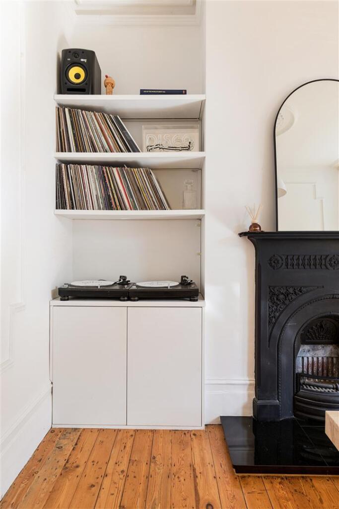 Lyndhurst Drive, E10