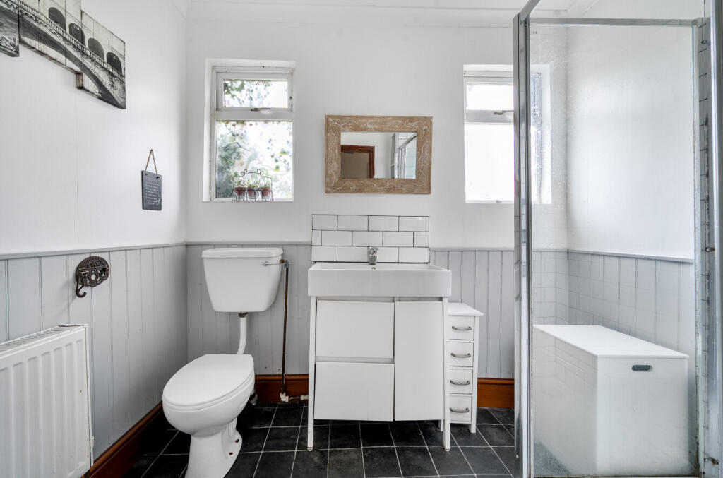 1386095-5-69285e7...